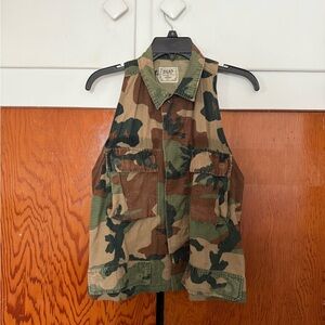 Urban outfitters Camouflage Sleeveless Vest